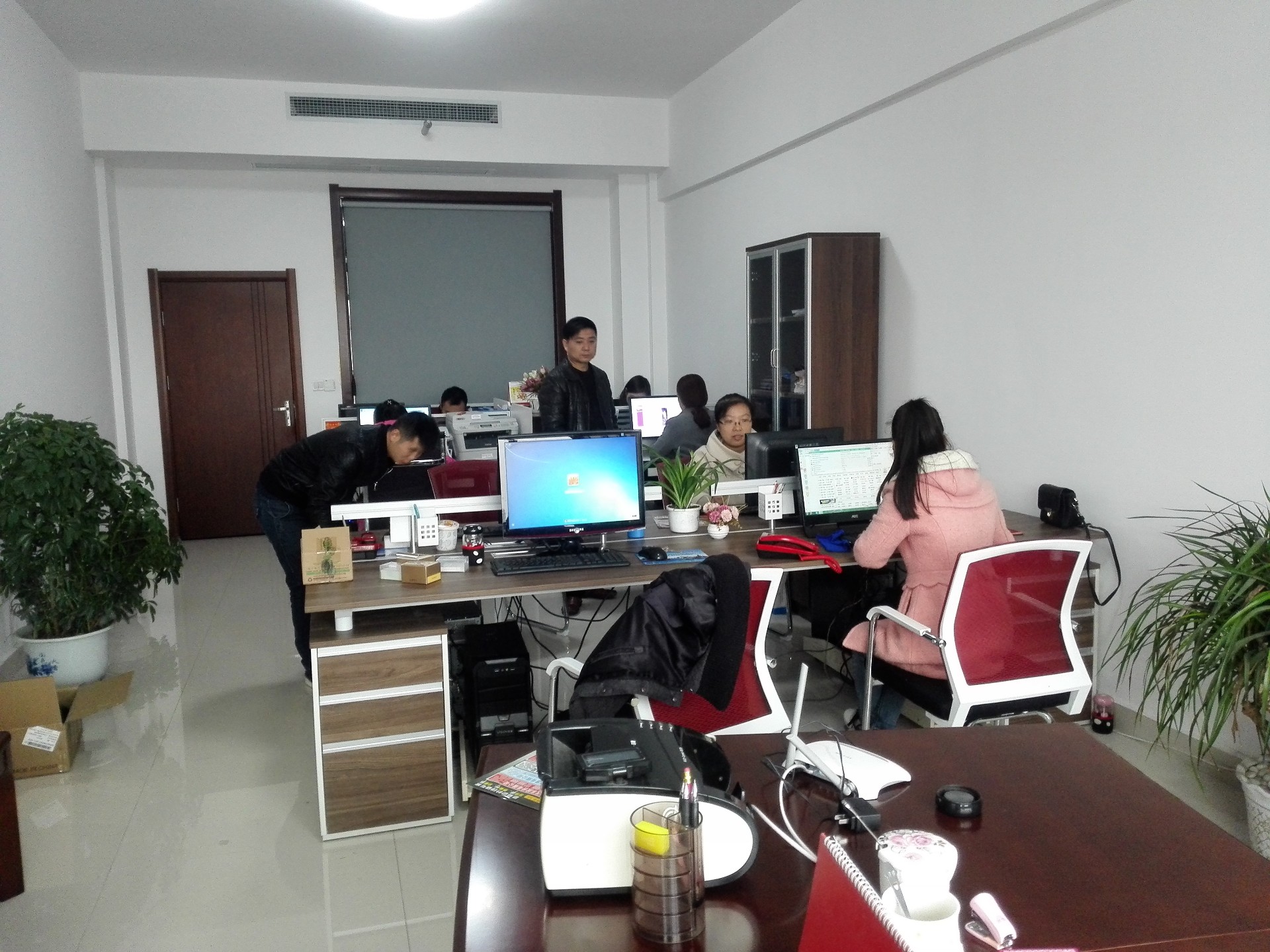 辦公室一(yī)景